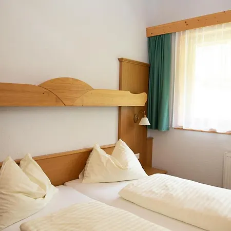 Отель Erlebnishotel Kaernten Оберфеллах