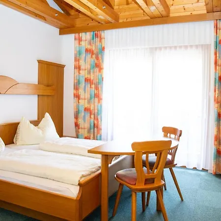 Отель Erlebnishotel Kaernten Оберфеллах